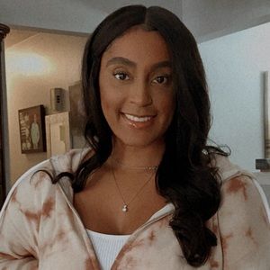 Meet your Posher, Simone!